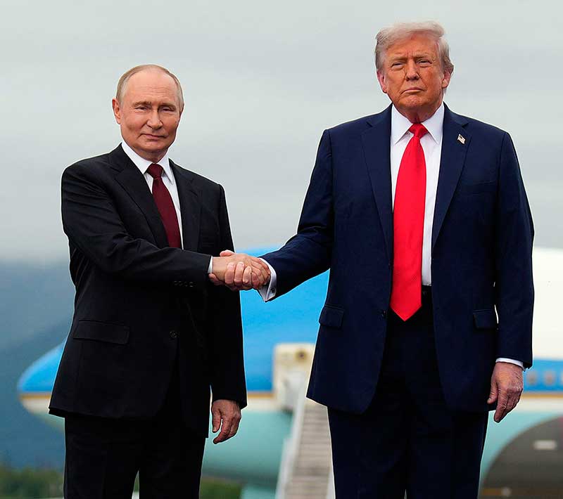 A cúpula entre os presidentes Donald Trump e Vladimir Putin na Base Conjunta Elmendorf-Richardson, no Alasca, marcou um momento crucial na diplomacia internacional.