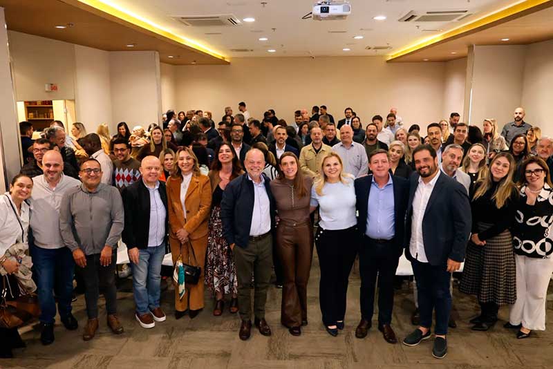 Carla e Orlando Morando recebem apoio do prefeito Tite Campanella e de lideranças de São Caetano do Sul.