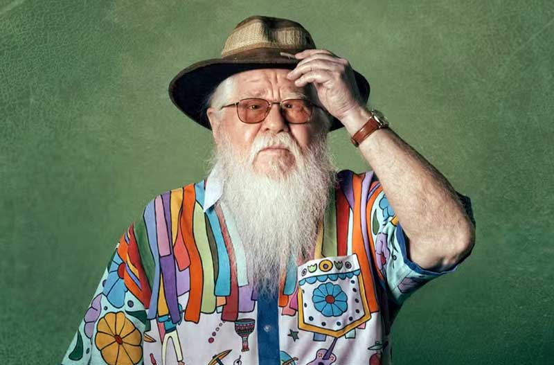 Multi-instrumentista autodidata, Hermeto inovou ao misturar ritmos, instrumentos e sons da natureza, tornando-se referência mundial pela criatividade e versatilidade. Sua obra influenciou gerações de músicos no Brasil e no exterior.