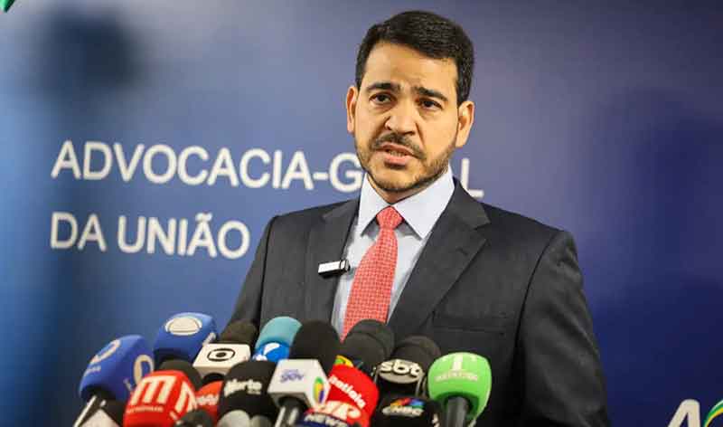 Revogação do visto de Jorge Messias e de juízes e chefes de gabinete ligados ao STF intensifica tensão diplomática entre Brasil e EUA diante de decisões judiciais envolvendo Bolsonaro e gigantes da tecnologia.
