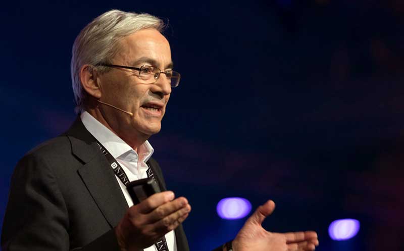 Christopher Pissarides afirma que tecnologia muda funções, não vagas.