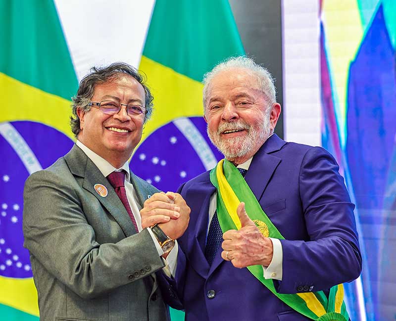 Washington impõe medidas severas contra o presidente colombiano Gustavo Petro, reacendendo tensões históricas sobre o combate às drogas e provocando reações divergentes entre os países do Mercosul.