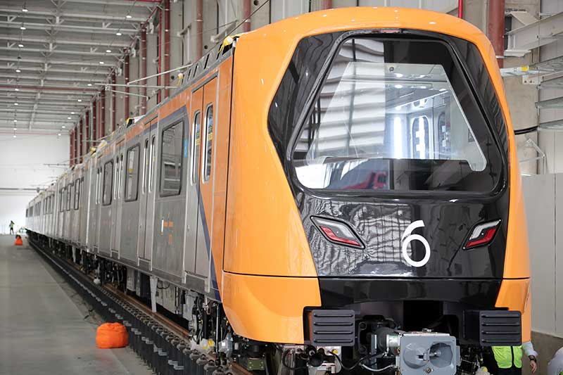 A cidade de São Paulo ganha um novo eixo de transporte sobre trilhos. Entrou em atividade o primeiro segmento da Linha 6-Laranja, conectando as regiões Oeste e Norte da capital paulista através do trajeto entre as estações João Paulo I e Perdizes.