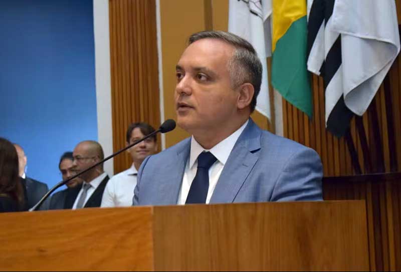 Decisão inédita do Superior Tribunal de Justiça aponta desproporcionalidade no afastamento de gestor eleito, libera retorno de Marcelo Lima e gera novas tensões entre vereadores, deputados e prefeitos do ABCD.