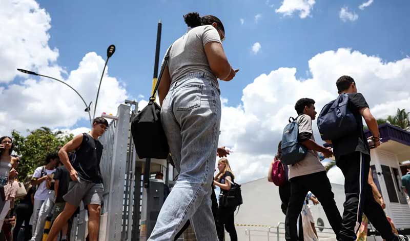 Bolsas são integrais ou de 50% do valor da mensalidade.