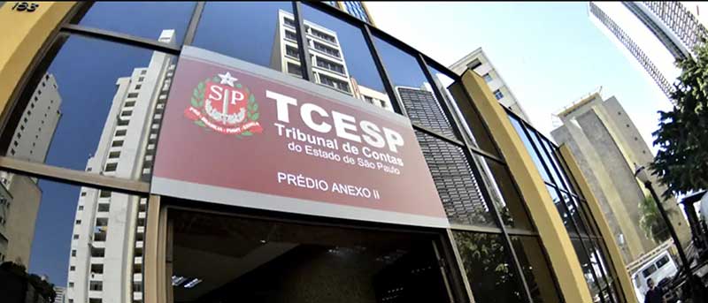 Dados do Tribunal de Contas do Estado de São Paulo e de consórcios de municípios indicam notificações sobre licitações e emendas de parlamentares no ABC. Relatórios de 2025 e de 2026 apontam retenção de informações de orçamentos e ações de segurança na região.