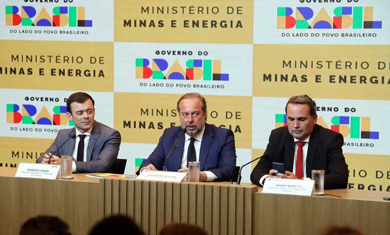 Devolução de tributos compensará alta a ser anunciada por Petrobras
