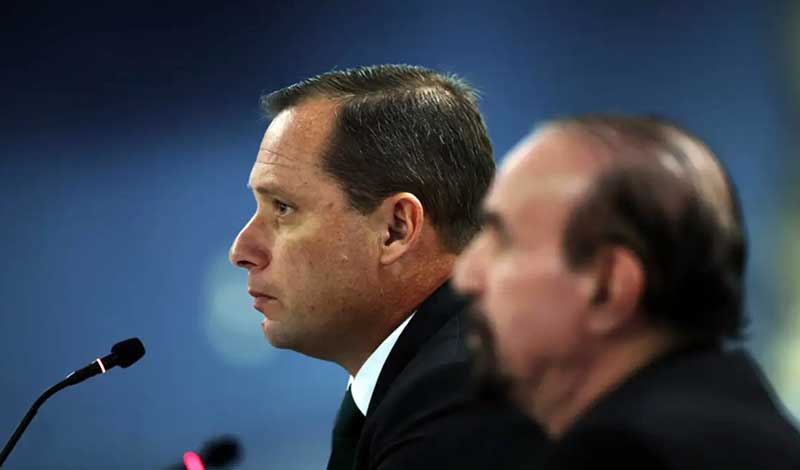 O tenente-coronel Mauro Cid, ex-ajudante de ordens de Jair Bolsonaro, comece a cumprir a pena de dois anos em regime aberto.