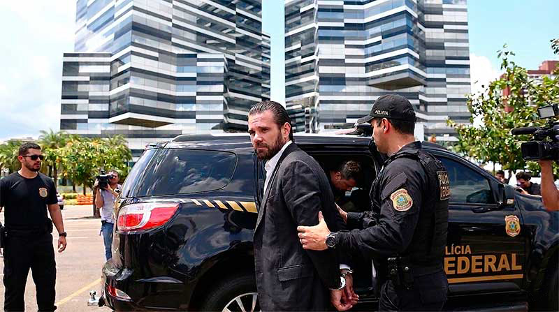 Operação Compliance Zero destrincha esquema de R$ 17 bi, com mensagens explícitas de Vorcaro ordenando agressões a Lauro Jardim e propinas a servidores Paulo Souza e Belline Santana. STF, via Mendonça, mantém prisões por obstrução.