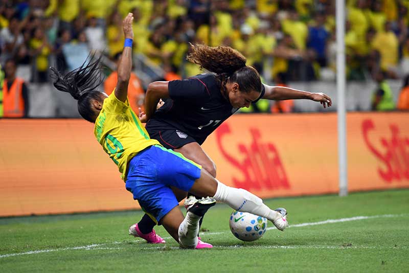 A partida na Arena Castelão registrou um gol a favor do time dos Estados Unidos aos 62 minutos. O evento contabilizou 11 advertências e duas expulsões. O minuto 90 concentrou cinco destas punições, com a saída de duas atletas do Brasil por infrações de regras.
