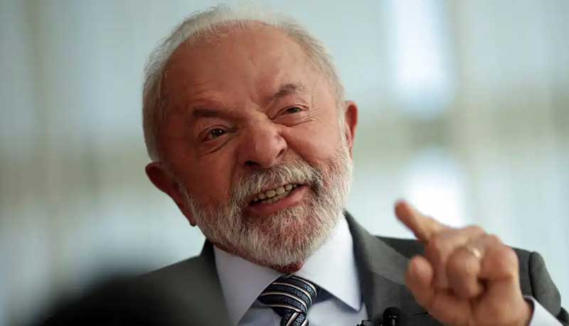 O presidente Lula anuncia que disputará um novo mandato em 2026, intensificando a polarização política com reações contrastantes entre aliados e oposição, e estabelecendo o tom para o próximo ciclo eleitoral.