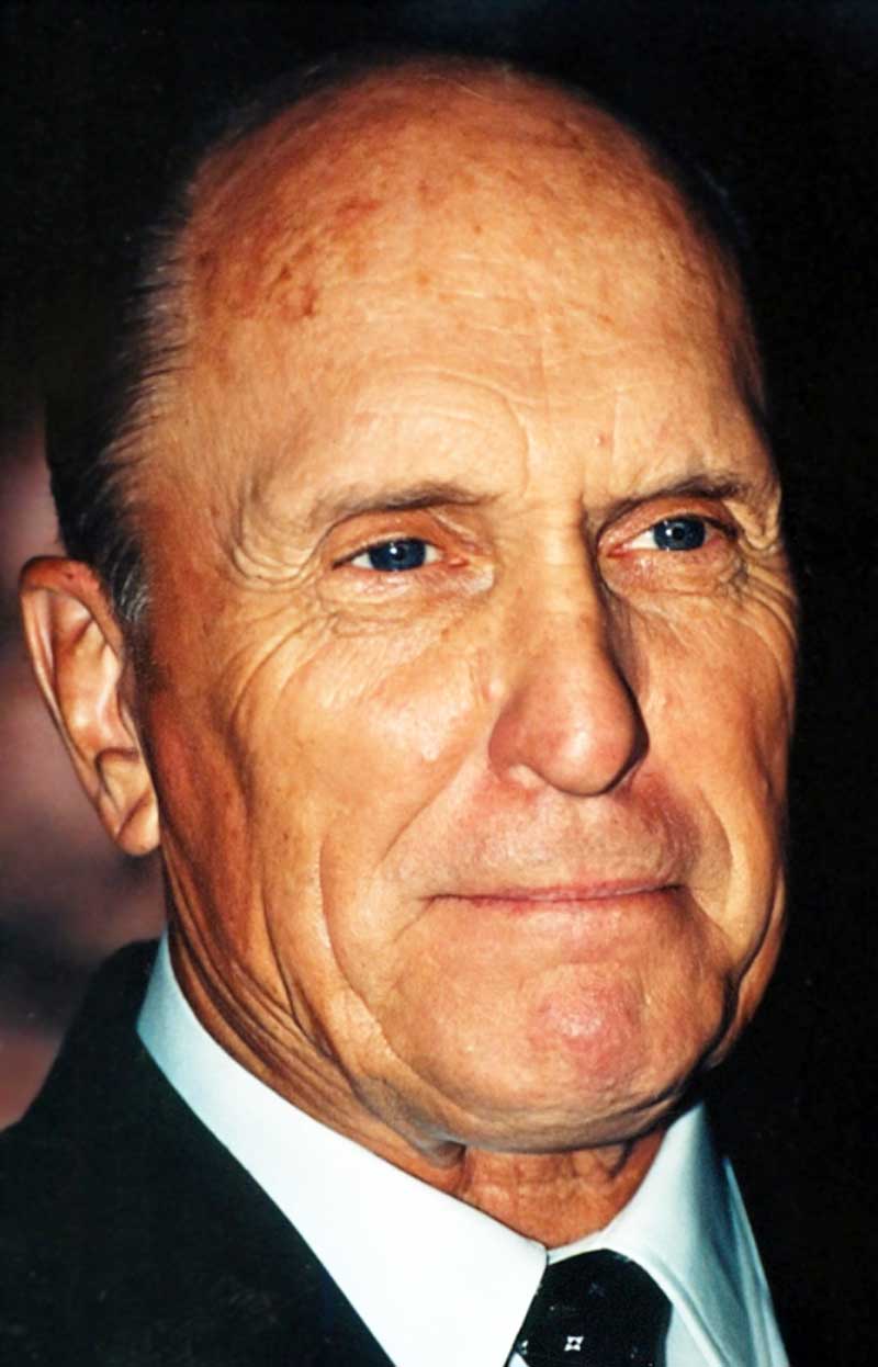 "Faleceu em casa, em paz, cercado de amor e conforto", diz nota