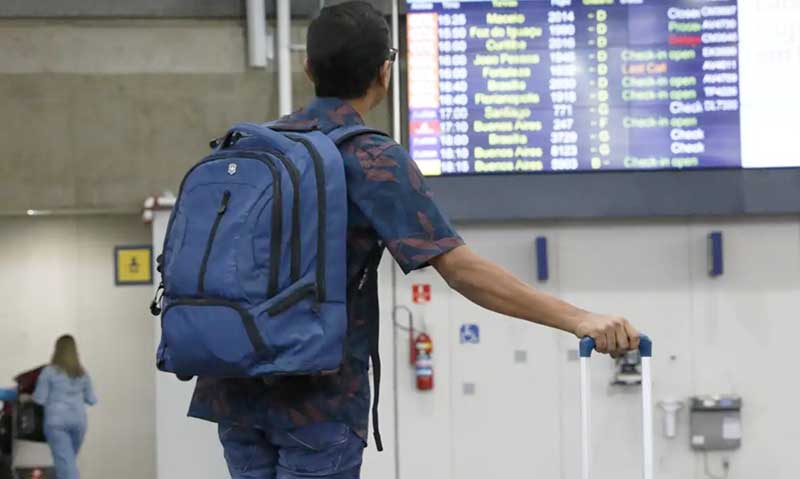 O ministro Dias Toffoli, ex-advogado do PT e indicado por Lula, decidiu que processos ficarão paralisados até a decisão final da Corte