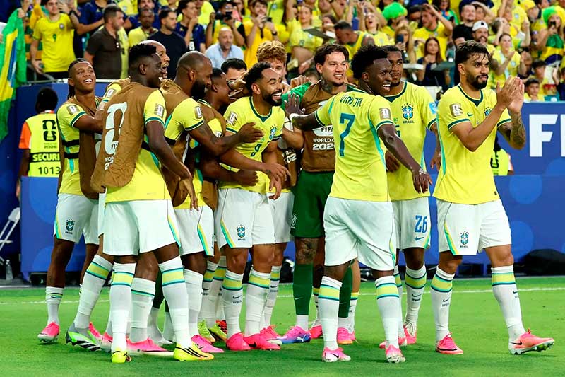 Com dois gols de Vini e outro de Matheus Cunha, Seleção Brasileira vence por 3 a 0 em Miami, garante a primeira colocação da chave e agora aguarda o segundo colocado do Grupo F nas oitavas de final