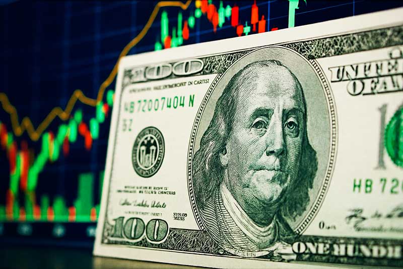 Dólar comercial na PTAX registrou alta de 0,08% e índice Ibovespa operou praticamente estável em 24 de novembro, influenciados por cenário externo e indicadores econômicos locais. Destaques no pregão foram as maiores altas e baixas das ações do Ibovespa no dia.