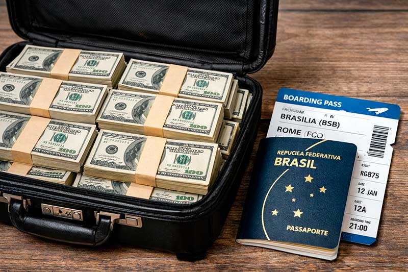 O índice Ibovespa encerrou o pregão de 22 de janeiro de 2026 em 175.481,31 pontos, com variação de 2,25% ante 171.574,37 pontos de 21 de janeiro. O dólar comercial PTAX fixou R$ 5,3112 na compra e R$ 5,3118 na venda, variação de -0,47% em relação ao dia anterior.