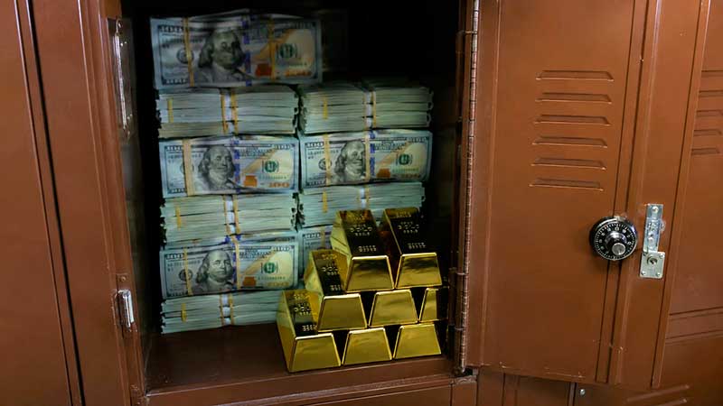 Índice registra variação de -2,00% e moeda norte-americana apresenta variação de +0,29%. Cotações de ouro e prata refletem operações de agentes financeiros da China.