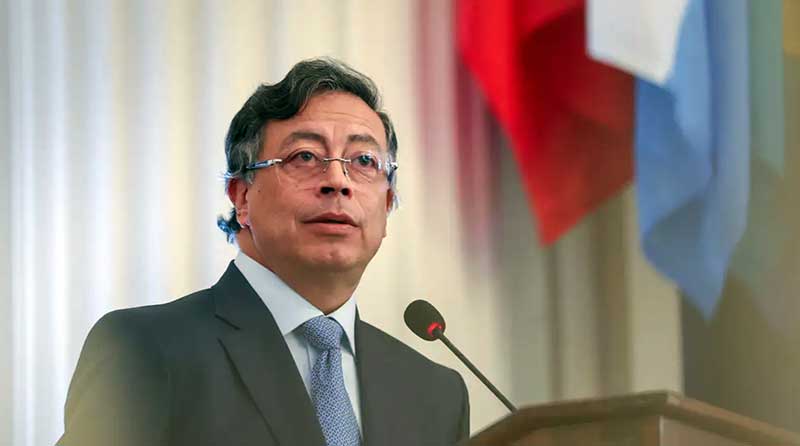 Contagem prévia deu 43% candidato da oposição de extrema-direita Abelardo de La Espriella ficou com 43,7% dos votos para opositor contra 40% de governista.