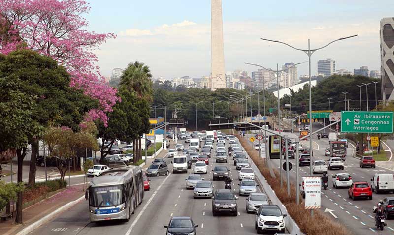 CET prevê redução na circulação de automóveis no período.