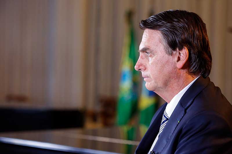 O ex-presidente Jair Bolsonaro foi detido nesta manhã de 22 de novembro em Brasília, após decisão do STF, em uma prisão cautelar motivada pela garantia da ordem pública, ligada a sua condenação por tentativa de golpe de Estado.