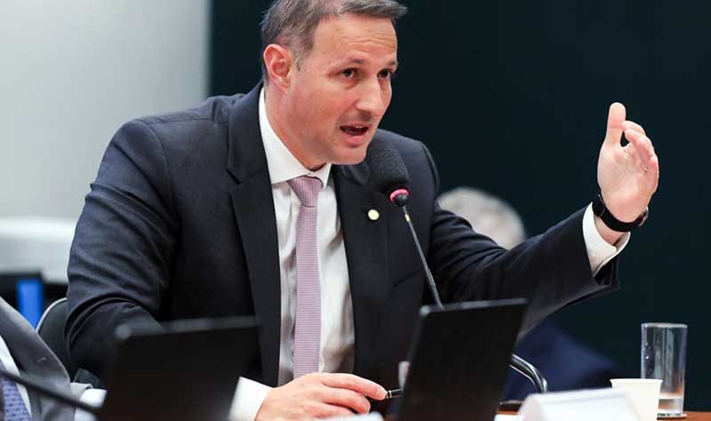 Entre as propostas em pauta está a que aumenta penas pela participação em organização criminosa ou milícia