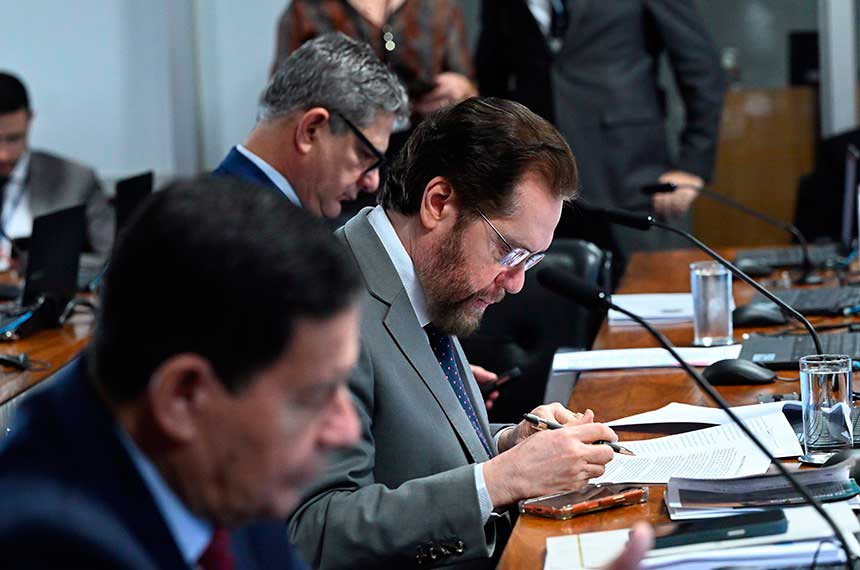 Substitutivo de Plínio Valério para a PEC 65/2023, aprovado pela CCJ, dá ampla autonomia ao Banco Central.