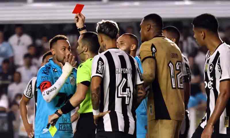 Expulso, Neymar com contrato acabando, atacante pode ter feito último jogo pelo Peixe 