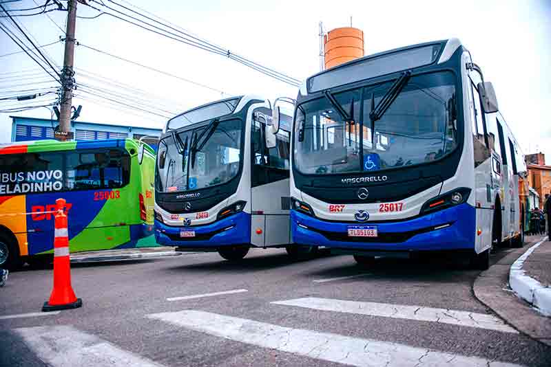 Frota municipal já soma 45 veículos zero km em operação; meta é chegar em mais de 100 novos veículos até o fim do ano