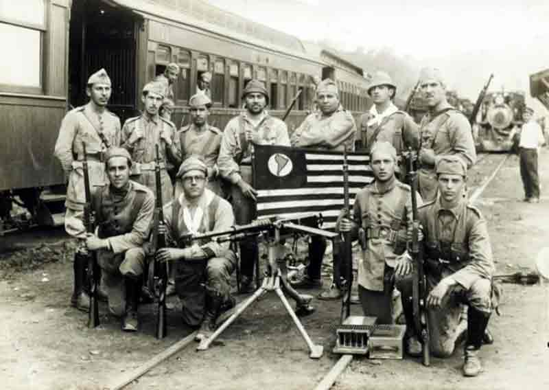 Batalhão da Revolução Constitucionalista, em Itapira, em agosto de 1932 - Acervo público/WikiCommons