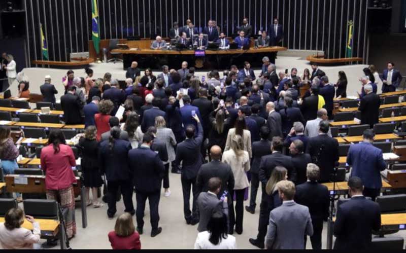 Proposta poderá ser votada nas próximas sessões do Plenário.