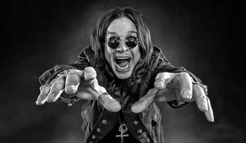 A lenda do rock, o ícone do heavy metal que a essa altura parecia imortal para muitos, finalmente fechou os olhos pela última vez.