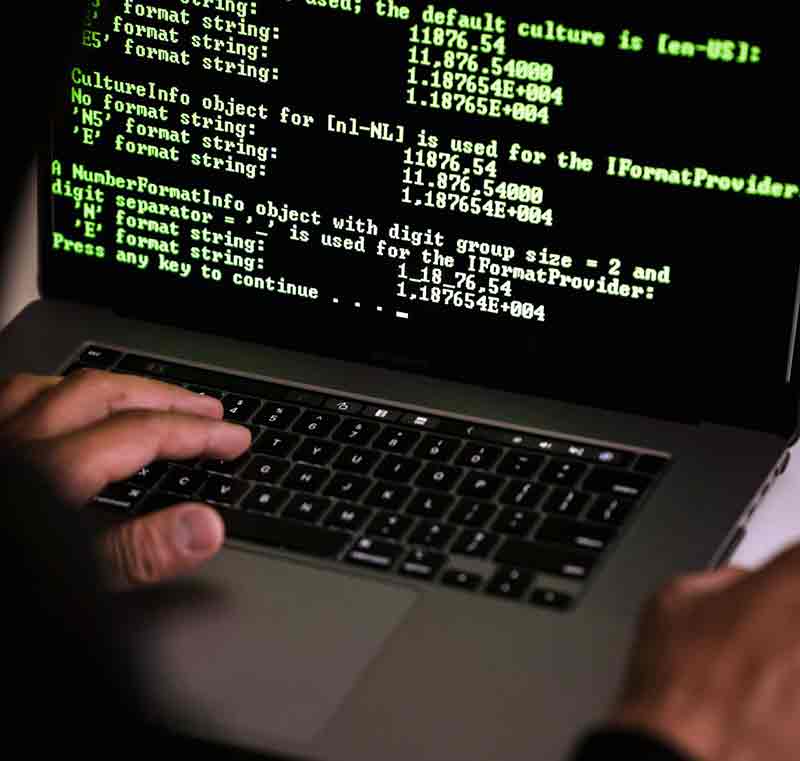 Segundo o levantamento, o golpe mais relatado é o vishing, quando os criminosos realizam ligações telefônicas simulando representar empresas legítimas, como operadoras de celular.