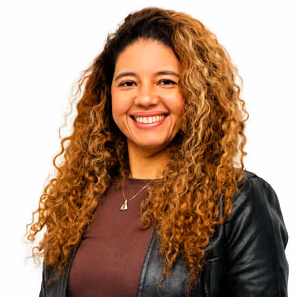 Eleita em outubro de 2025, a jornalista Thaís Santiago sucede a gestão anterior e busca unir tradição e renovação no MDB local, enfrentando o cenário político municipal à frente da legenda até abril de 2026.