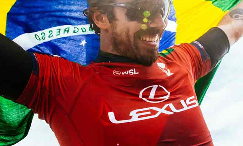 Dora levantou o troféu após dominar a final contra o japonês Kanoa Igarashi.